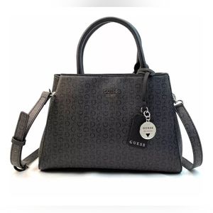 Guess Crossbody w/detachable straps NWT